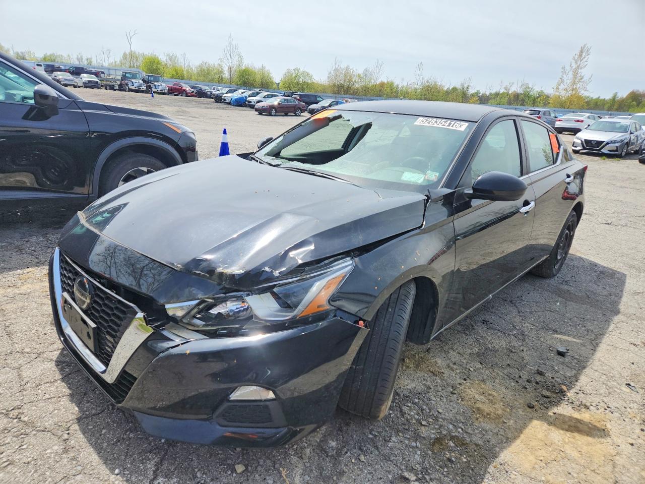 Salvage Nissan Altima Image