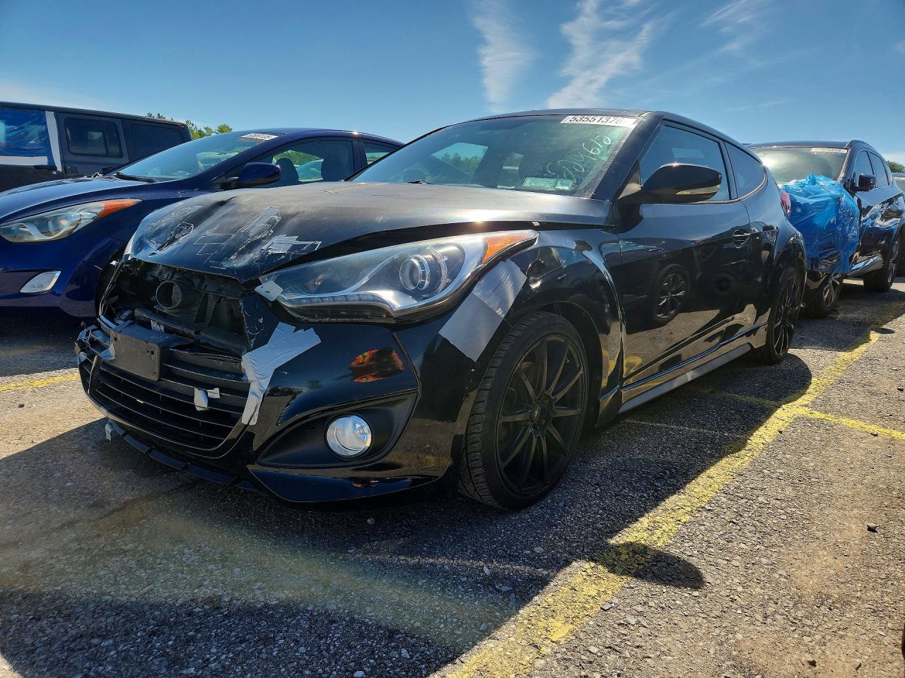 Salvage Hyundai VELOSTER Image