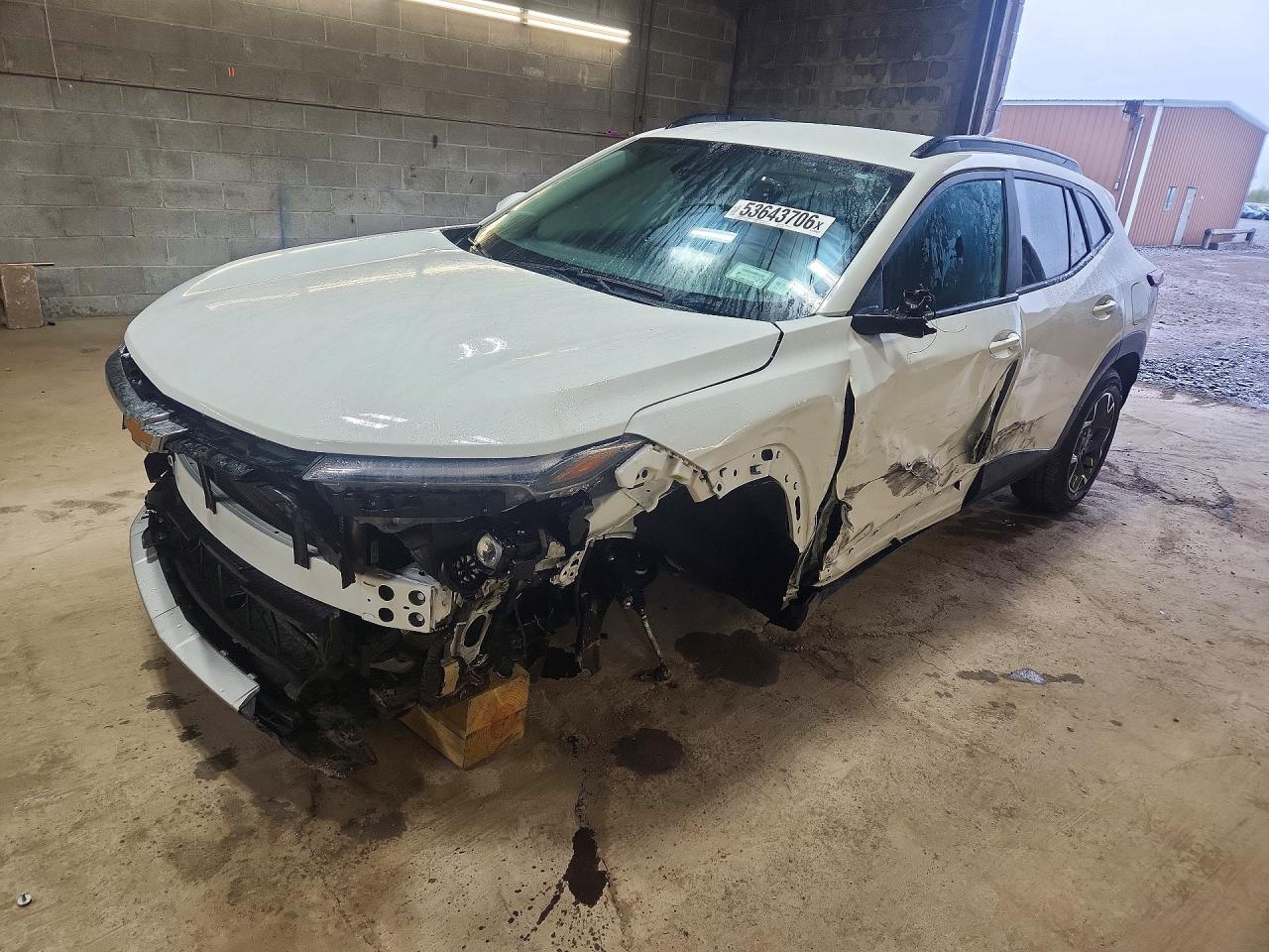 Salvage Chevrolet Trax Image