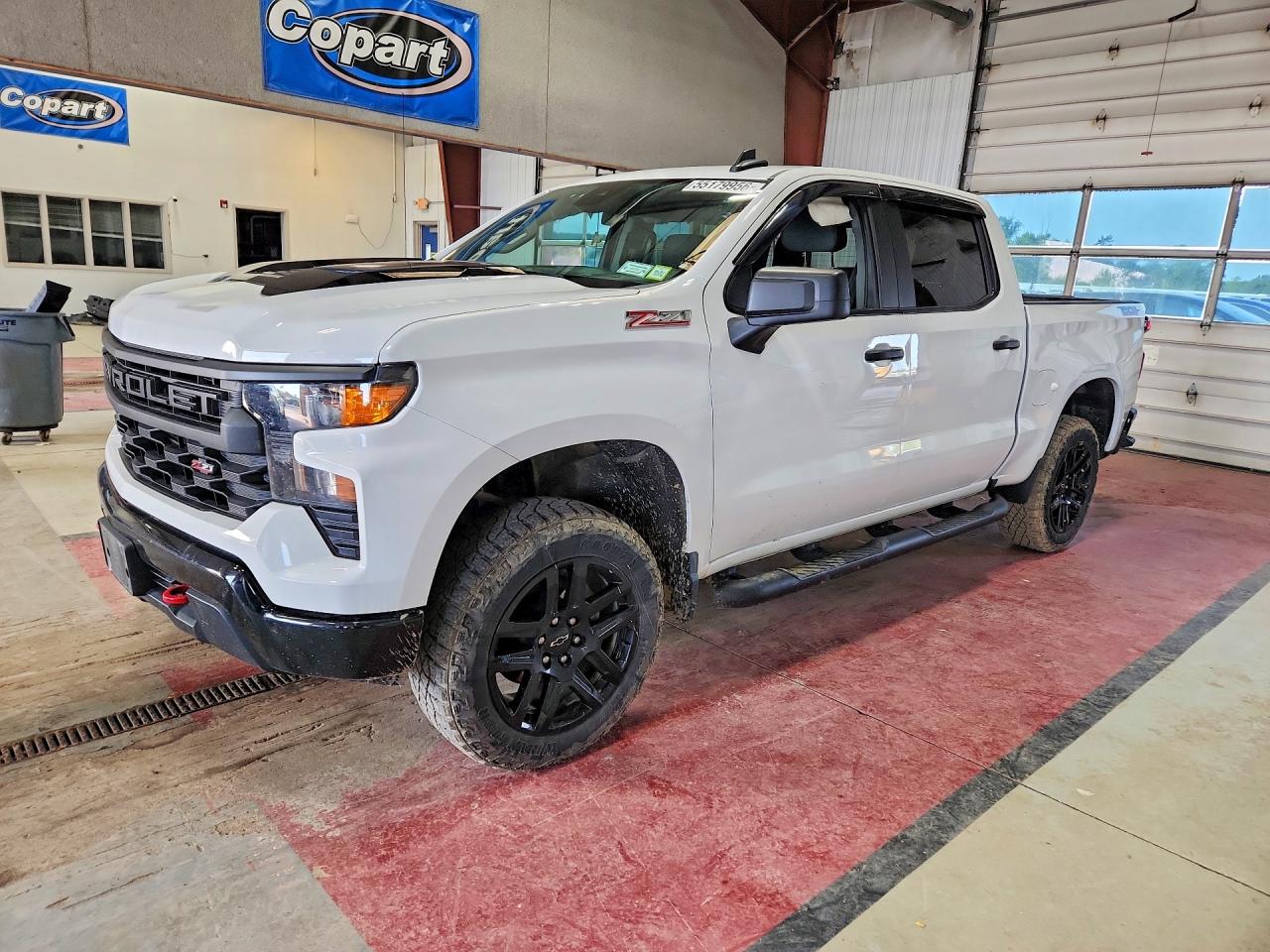 Salvage Chevrolet Silverado Image