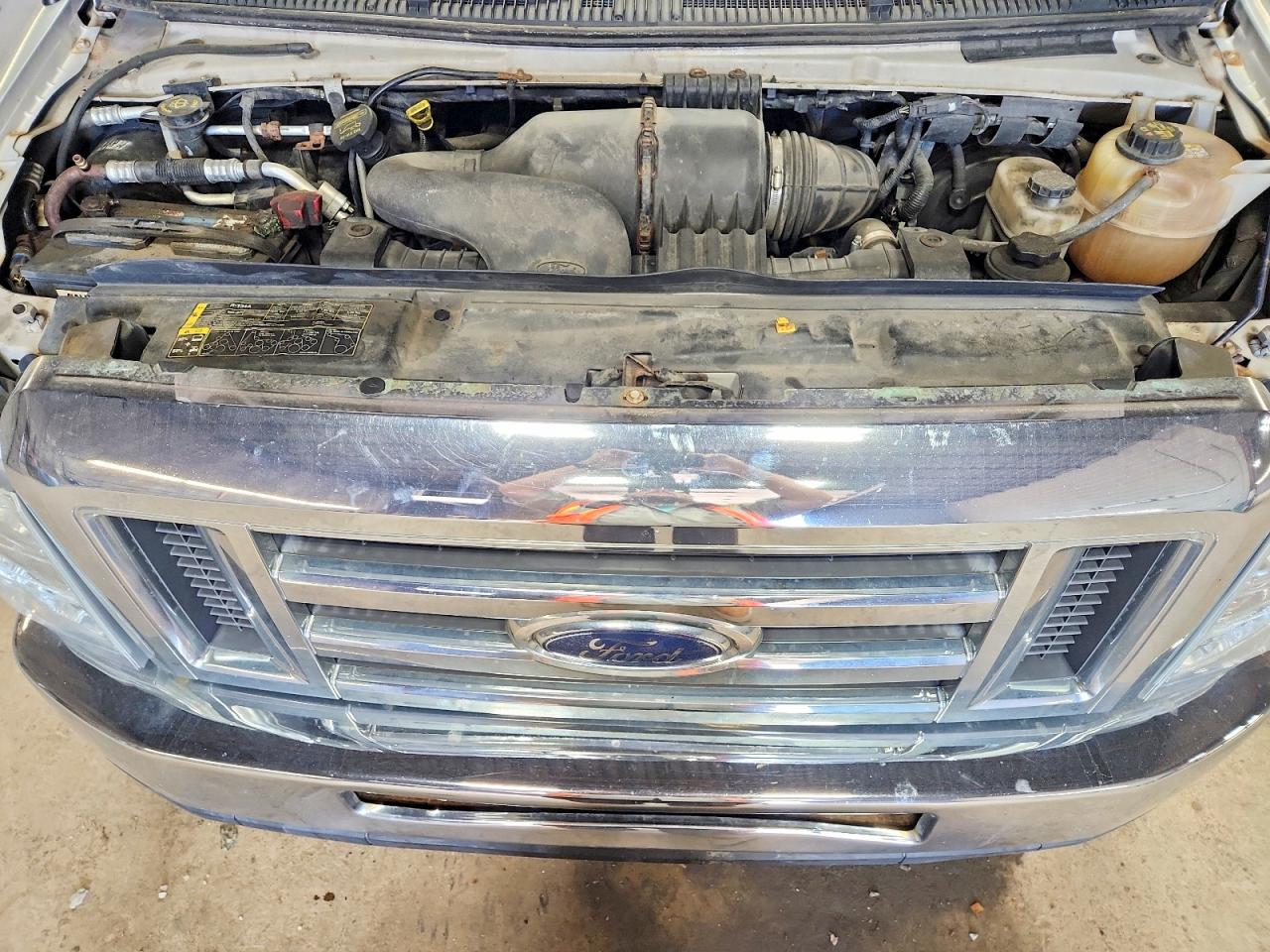 Ford Econoline E250 Van