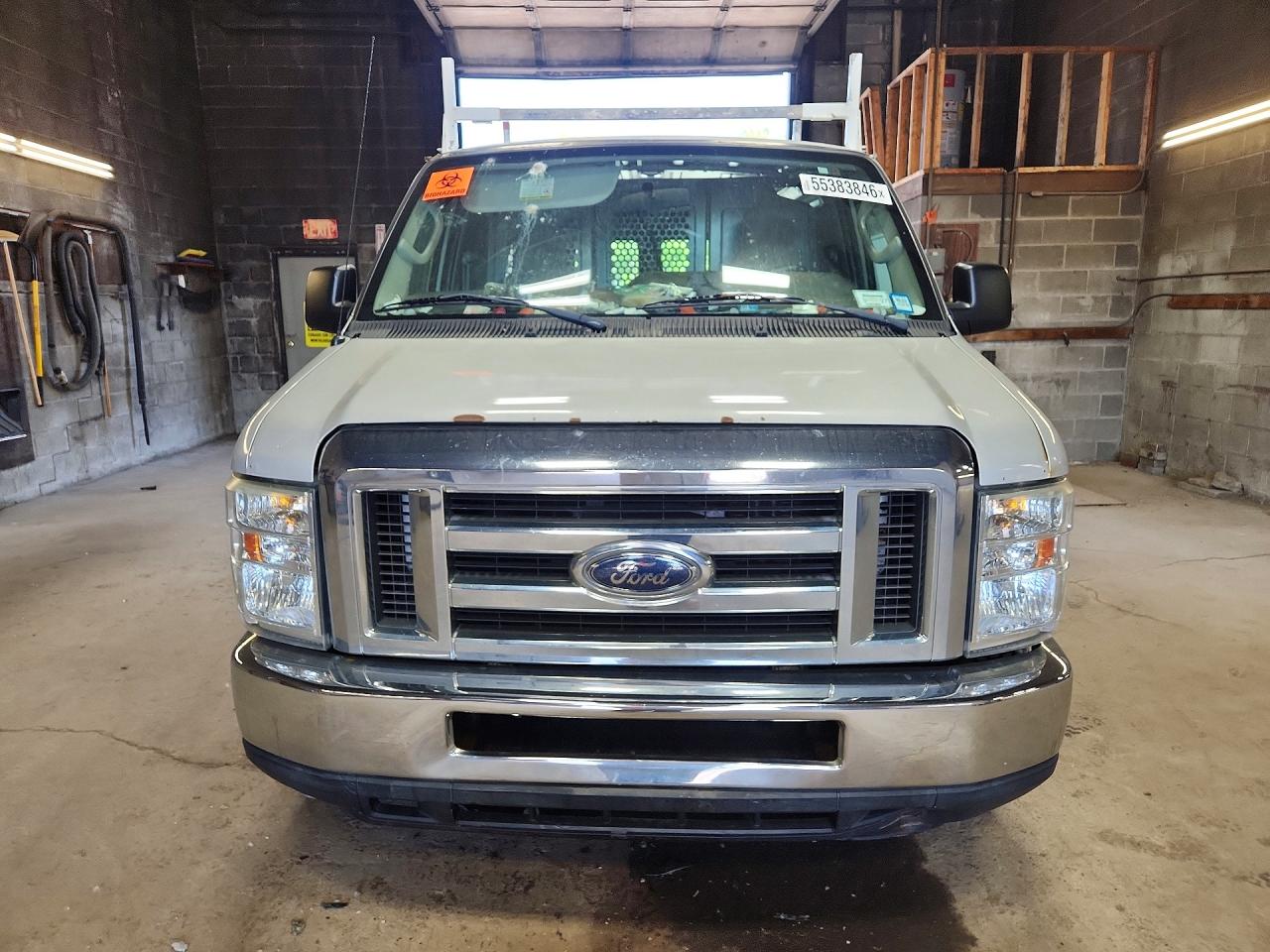 Ford Econoline E250 Van