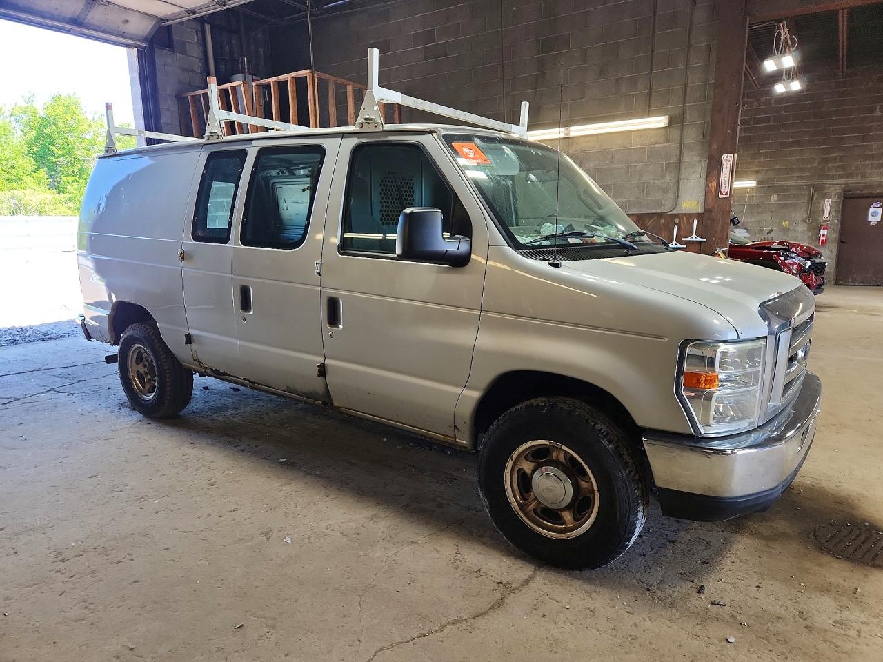Ford Econoline E250 Van