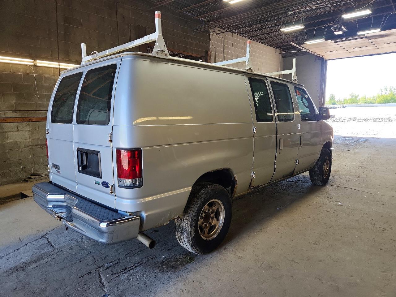 Ford Econoline E250 Van