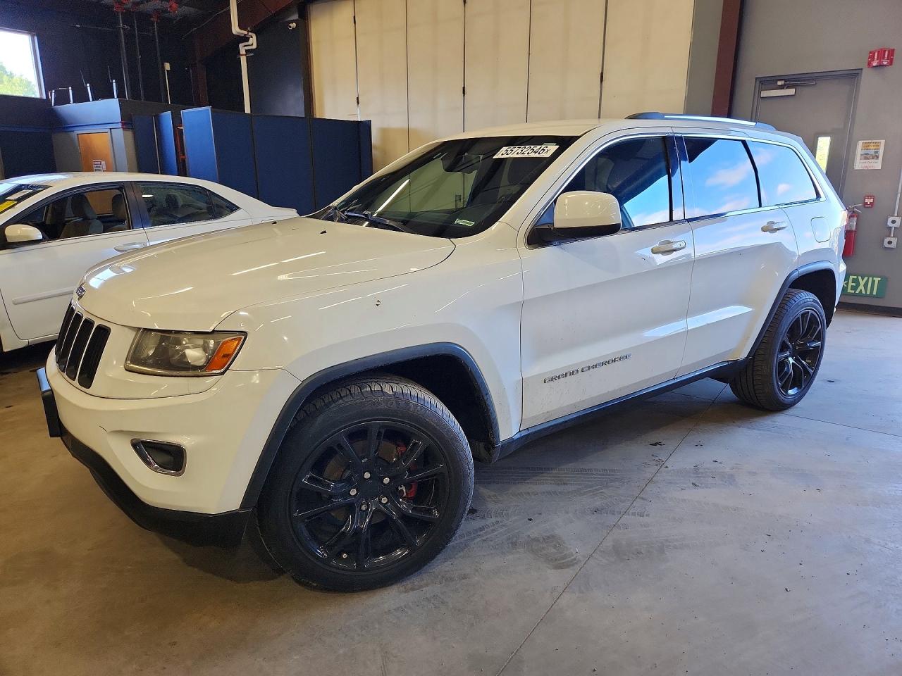 Salvage Jeep Cherokee Image