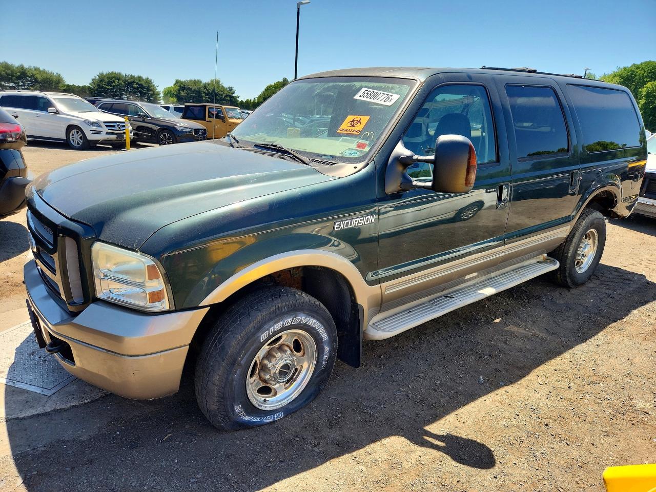 Salvage Ford Excursion Image