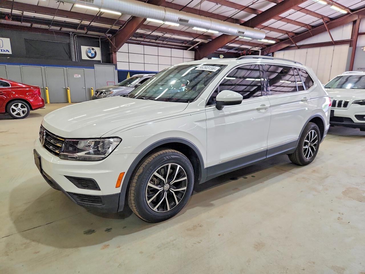 Salvage Volkswagen Tiguan Image