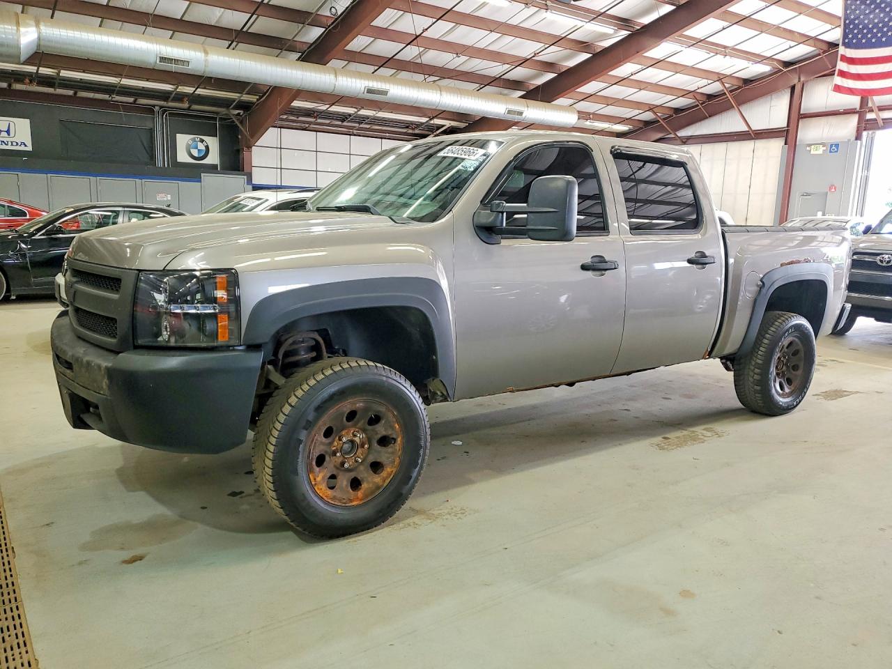 Salvage Chevrolet Silverado Image