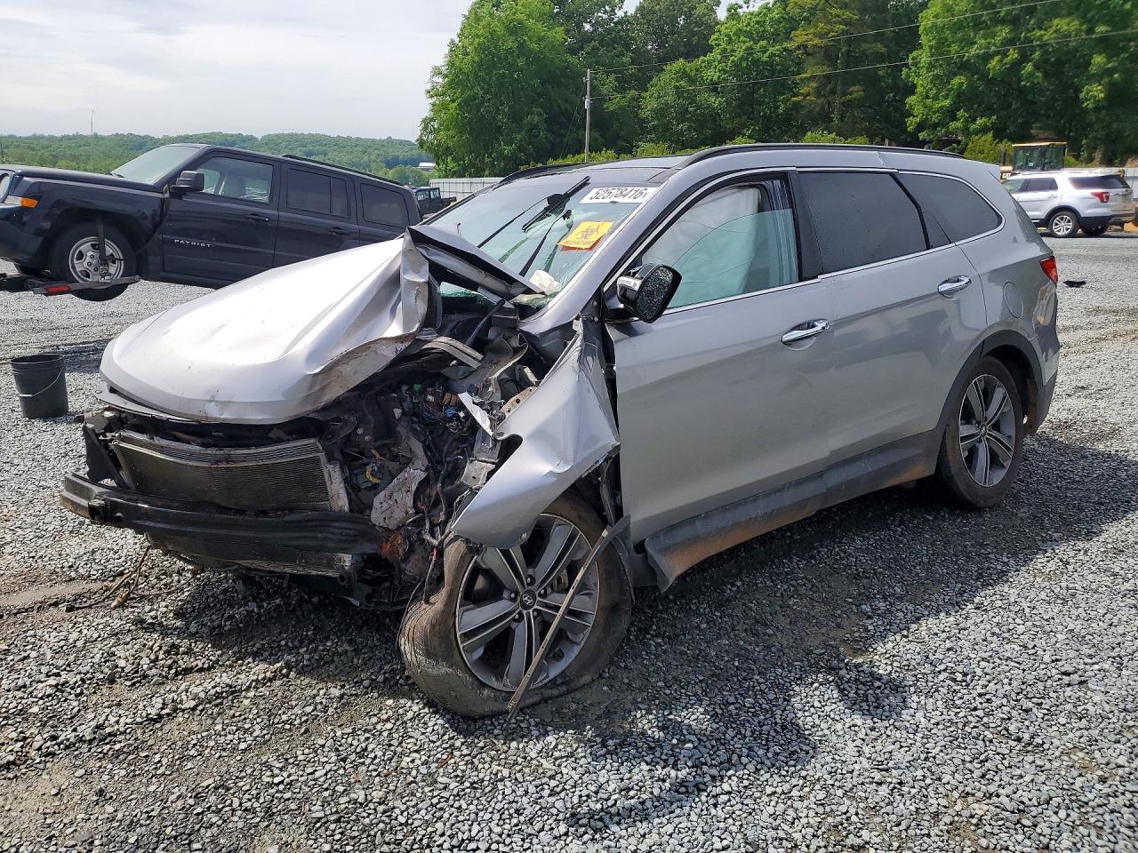 Salvage Hyundai SANTA FE Image