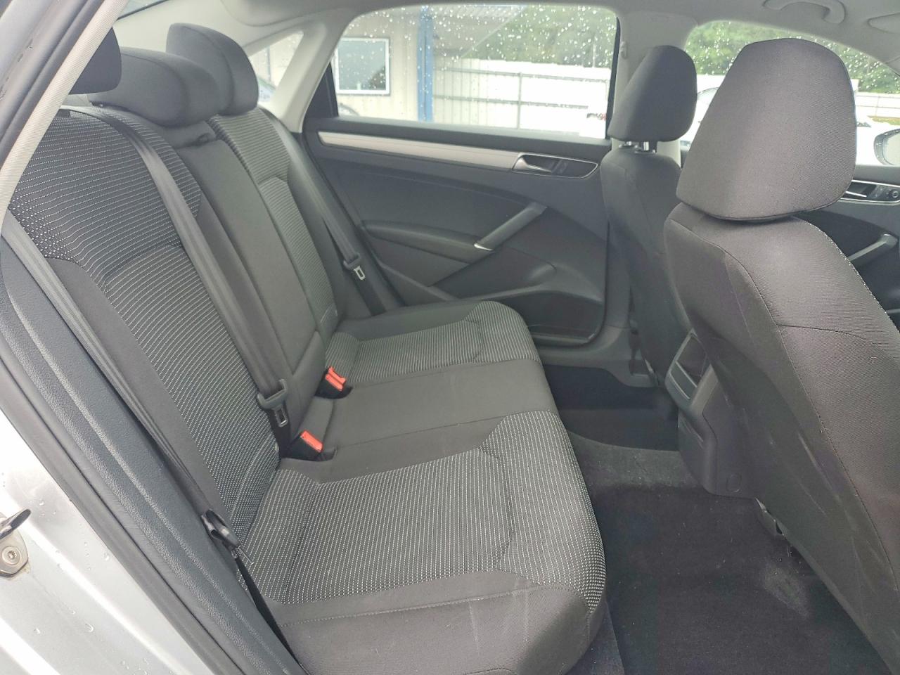 Volkswagen Passat S