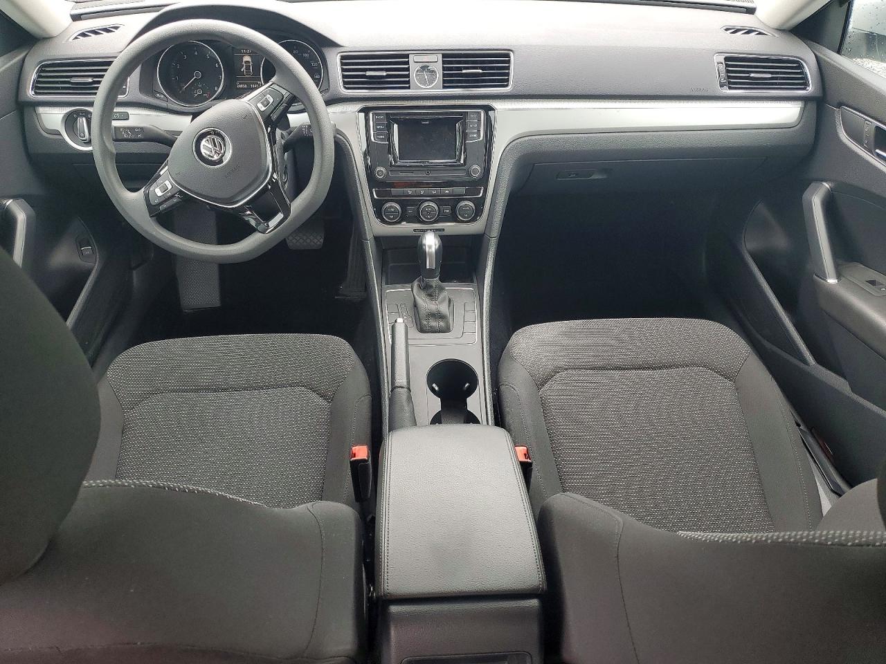 Volkswagen Passat S