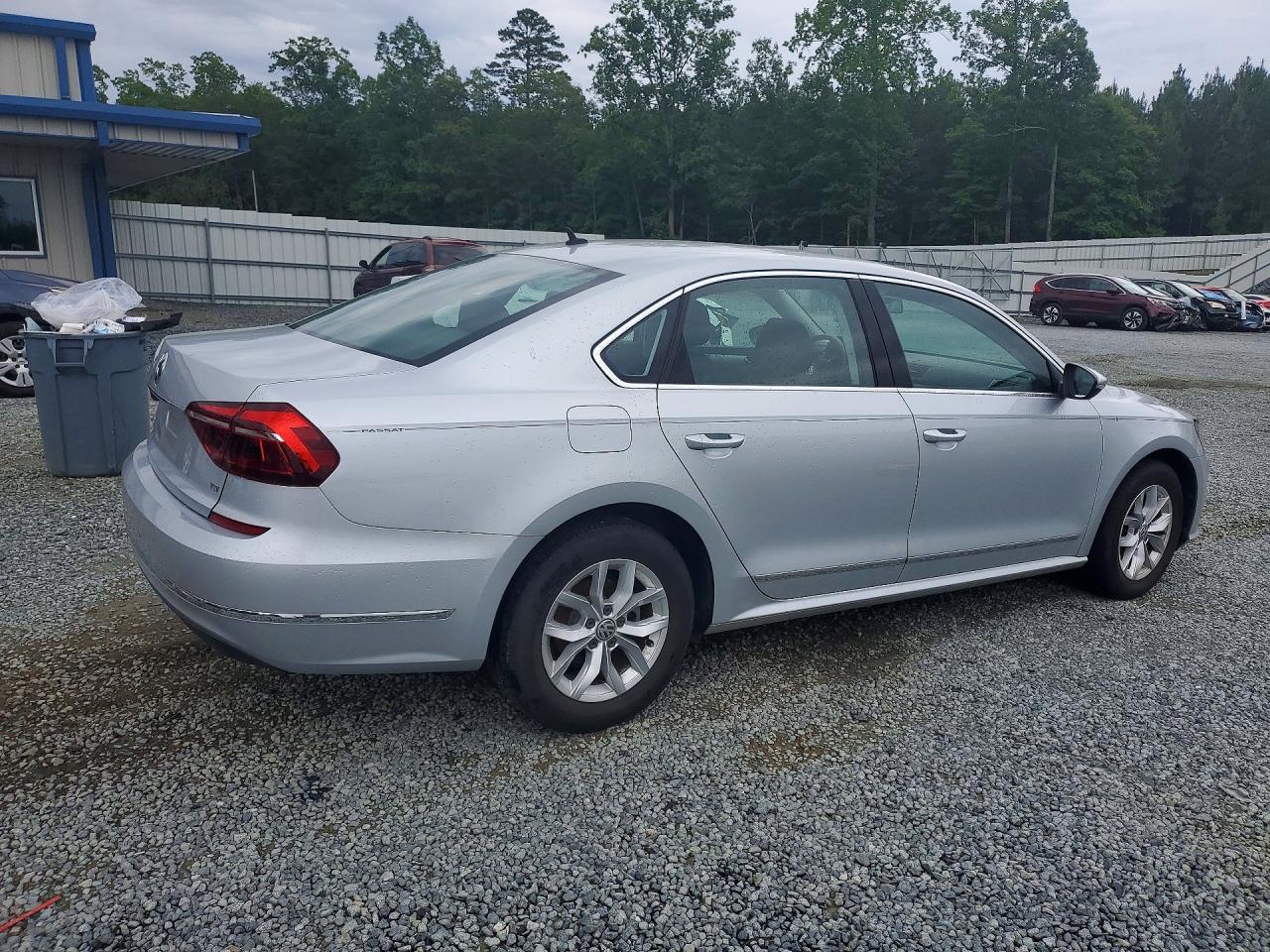 Volkswagen Passat S