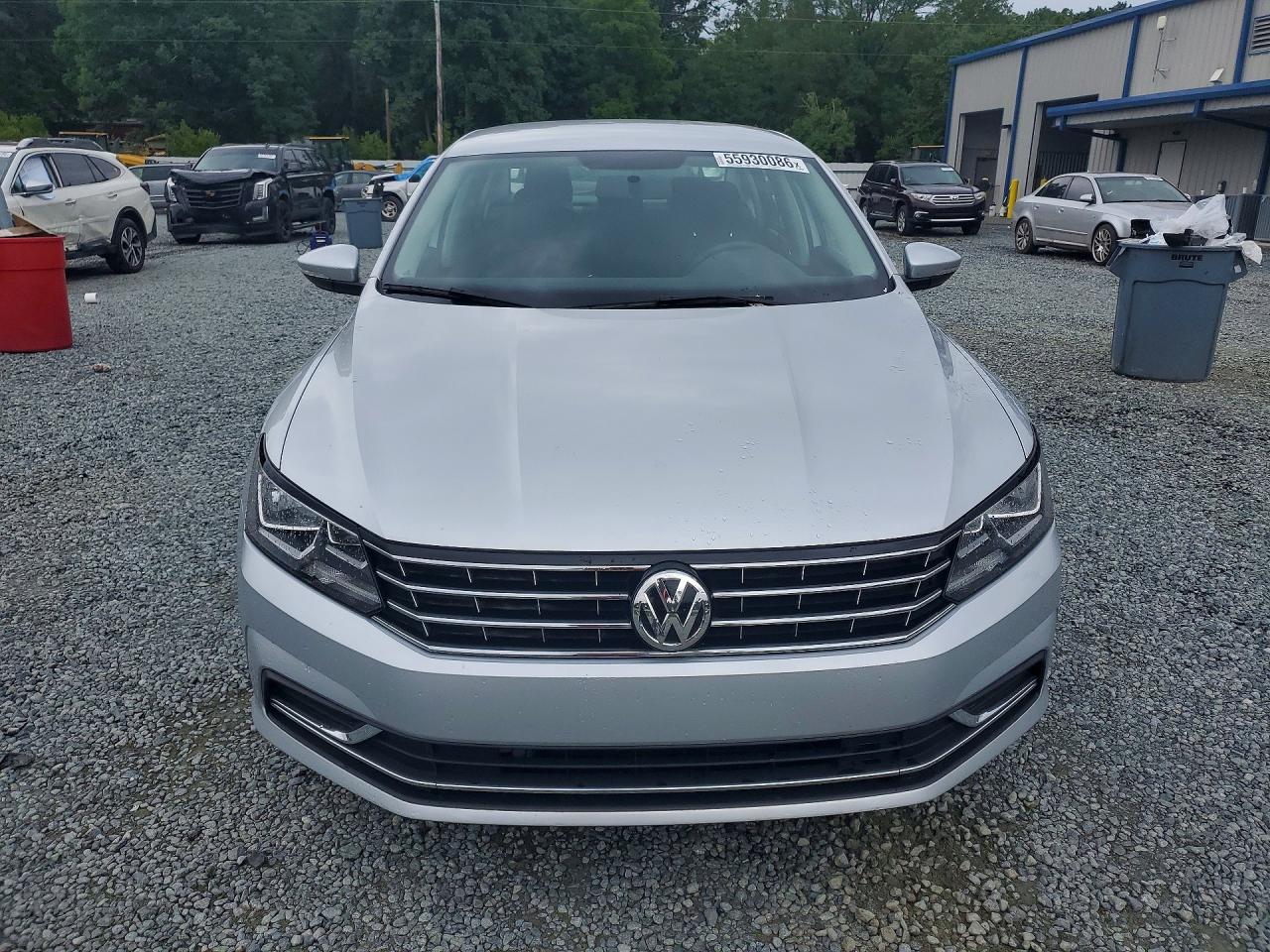 Volkswagen Passat S