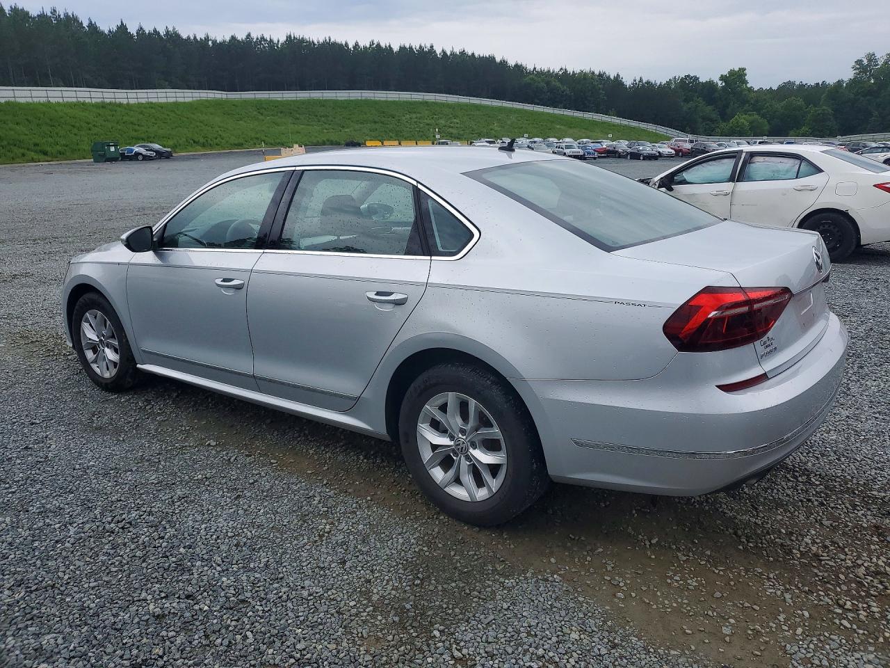 Volkswagen Passat S