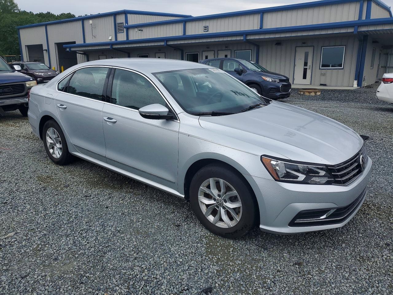 Volkswagen Passat S