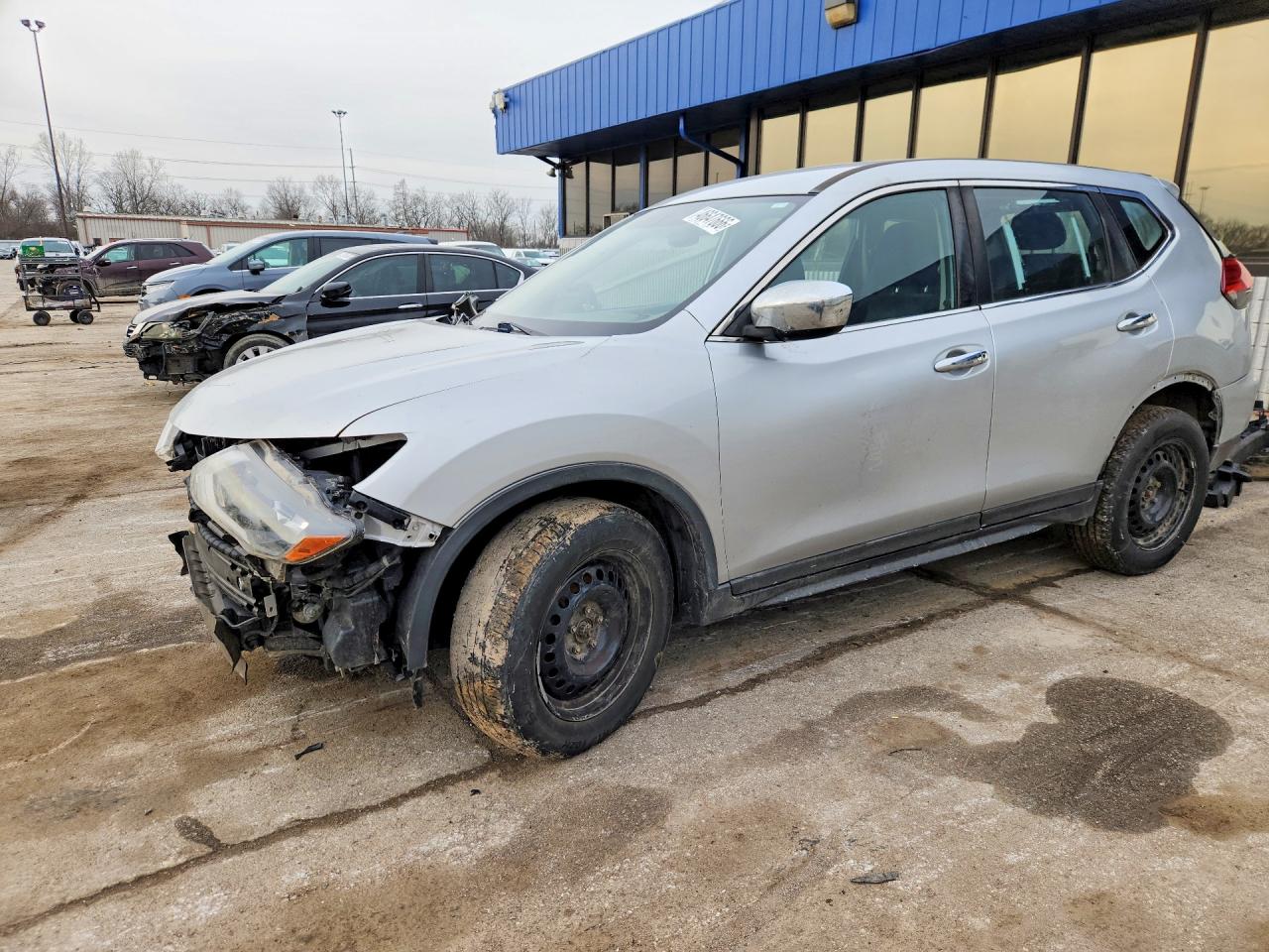 Salvage Nissan Rogue Image