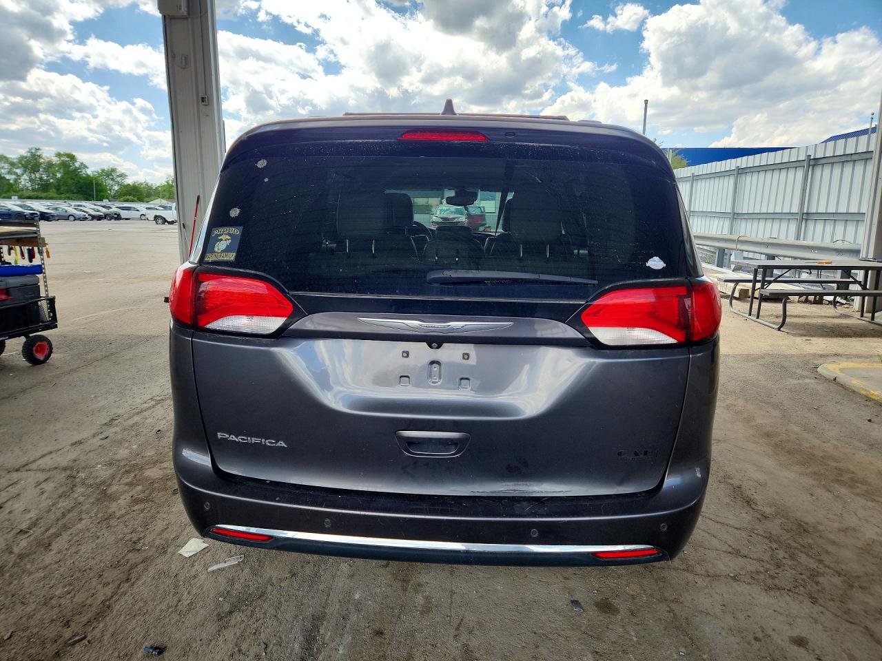 Chrysler Pacifica Touring L Plus