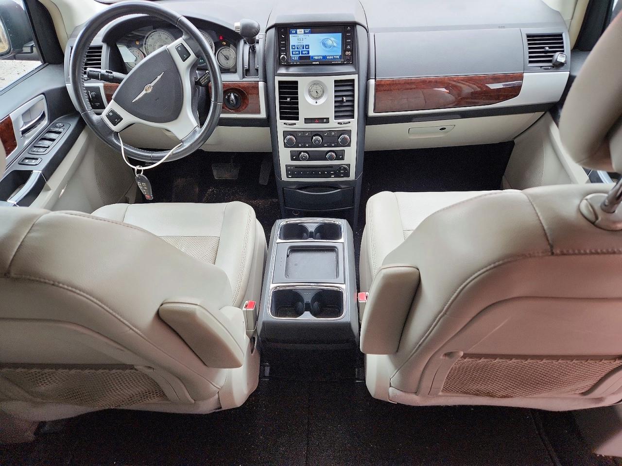 Chrysler Minivan Touring Plus