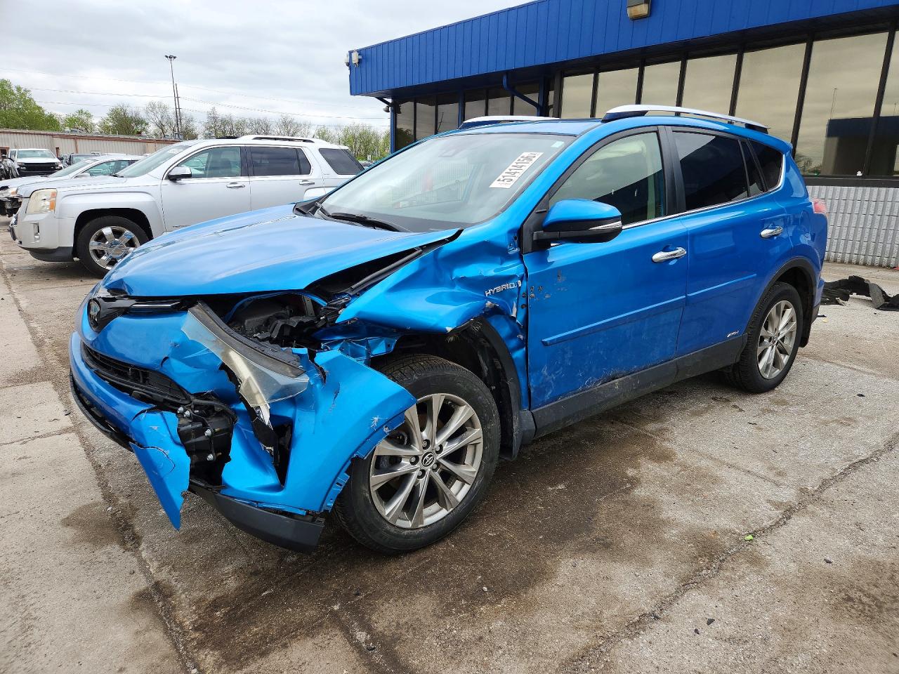 Salvage Toyota RAV4 Image