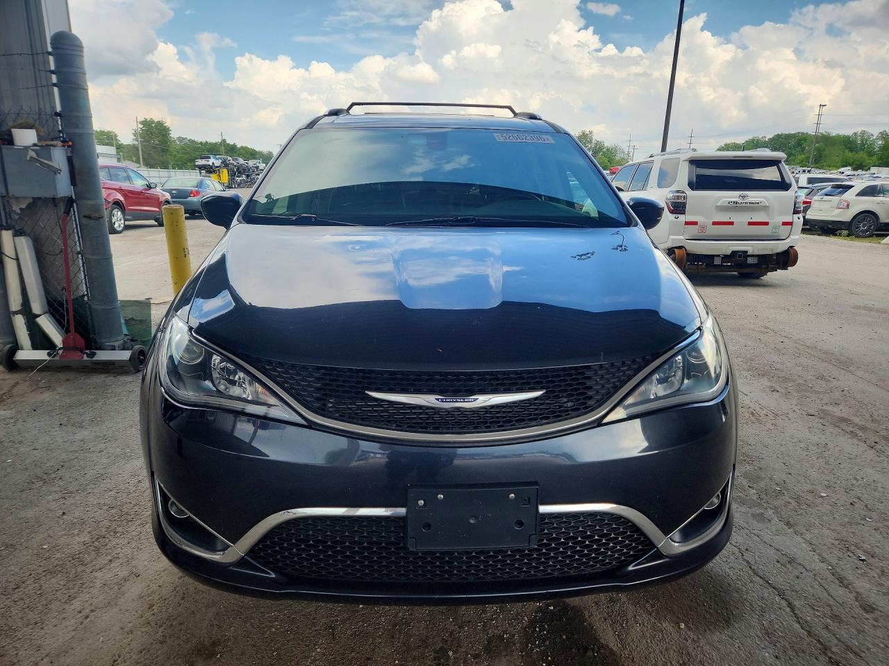 Chrysler Pacifica Touring L