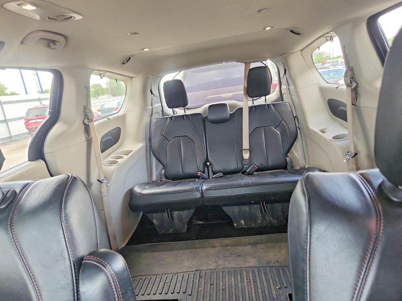 Chrysler Pacifica Touring L