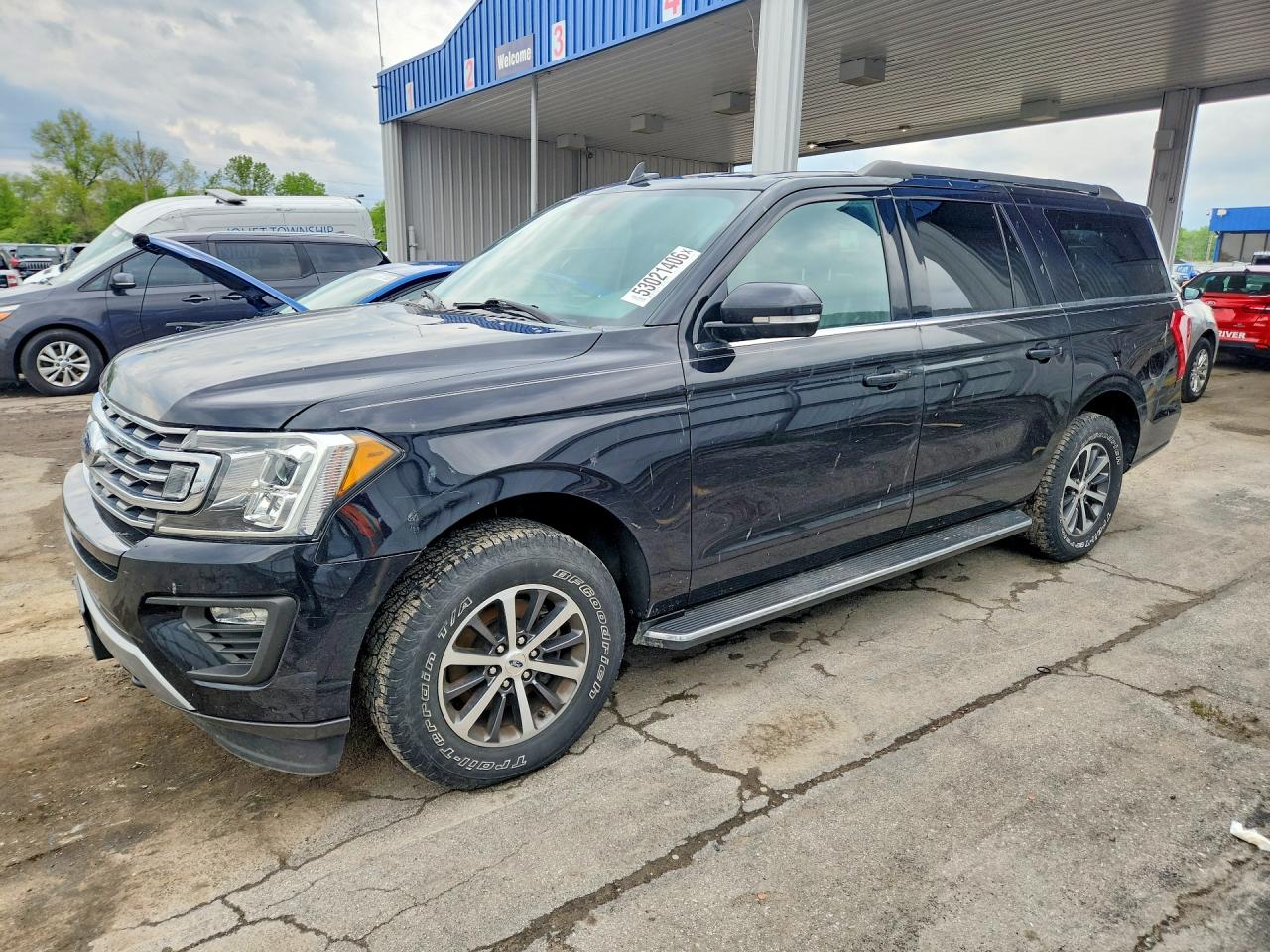 Salvage Ford Expedition Image