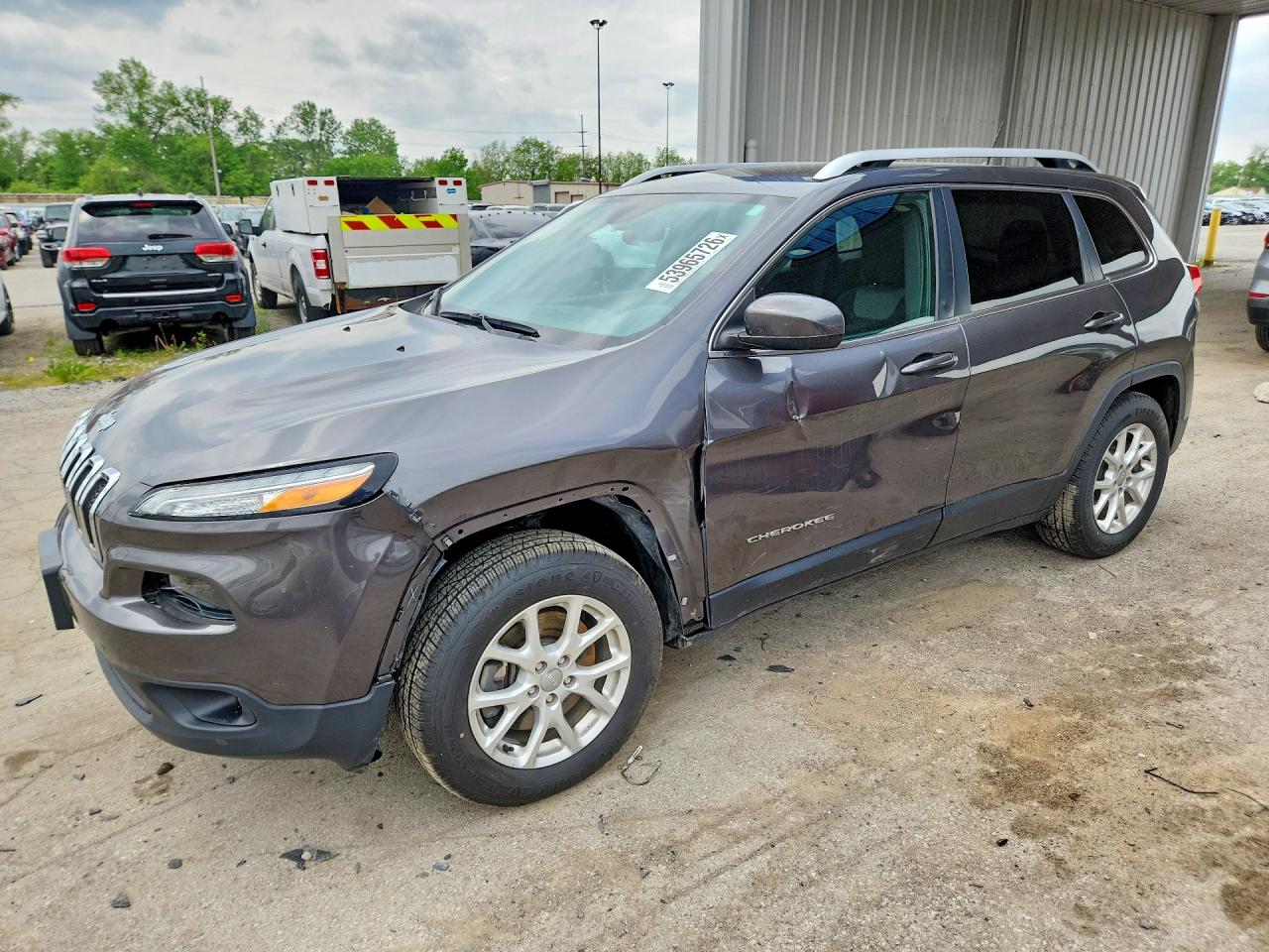 Salvage Jeep Cherokee Image
