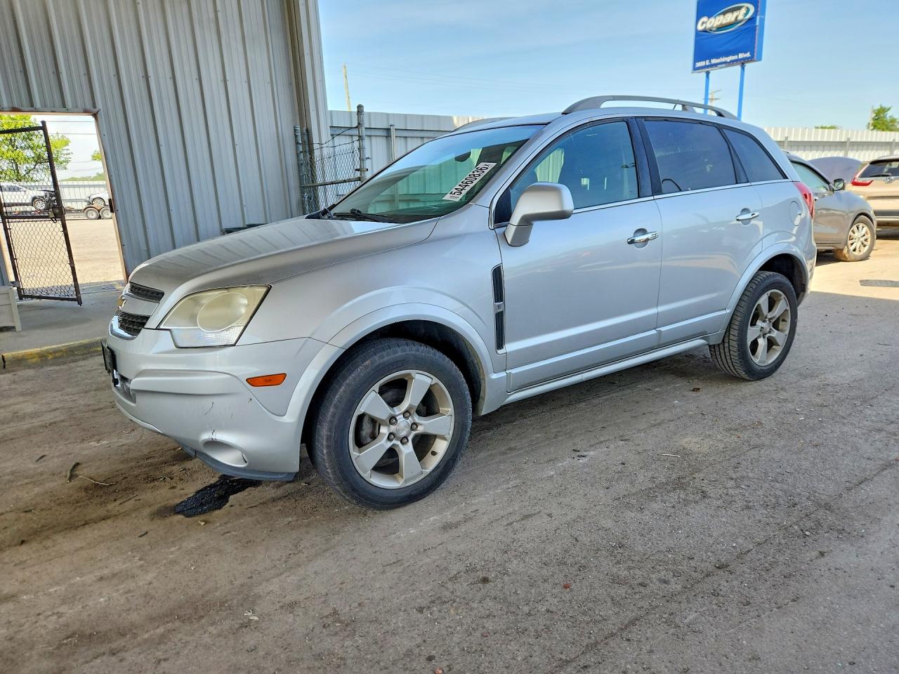 Salvage Chevrolet Captiva Image