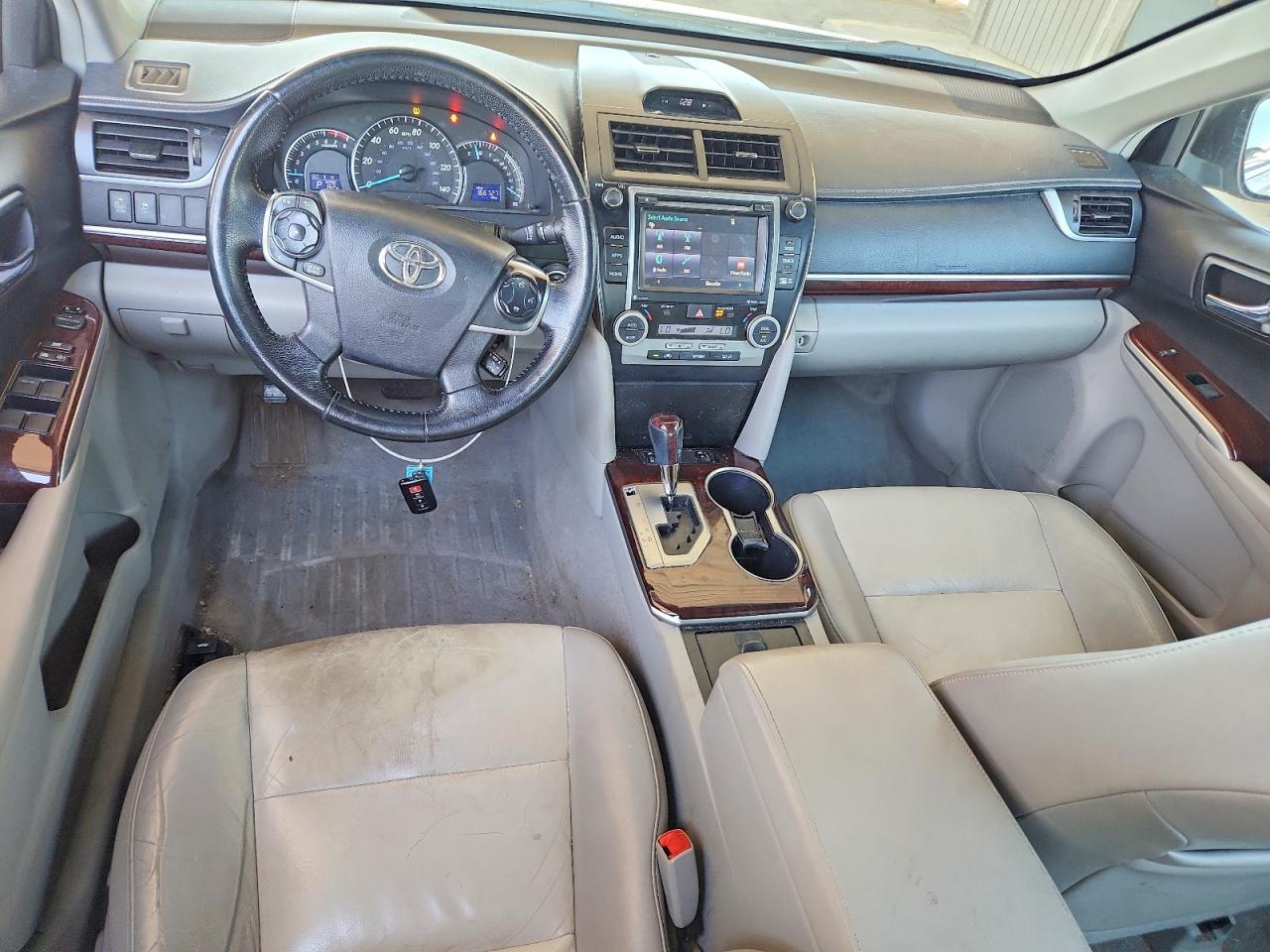 Toyota Camry Xle V6