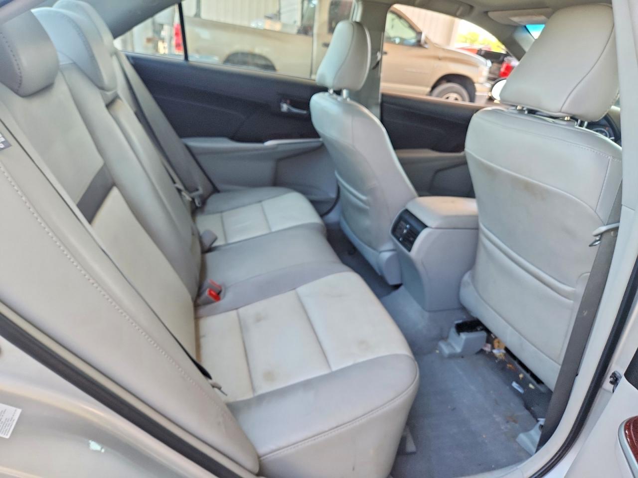 Toyota Camry Xle V6