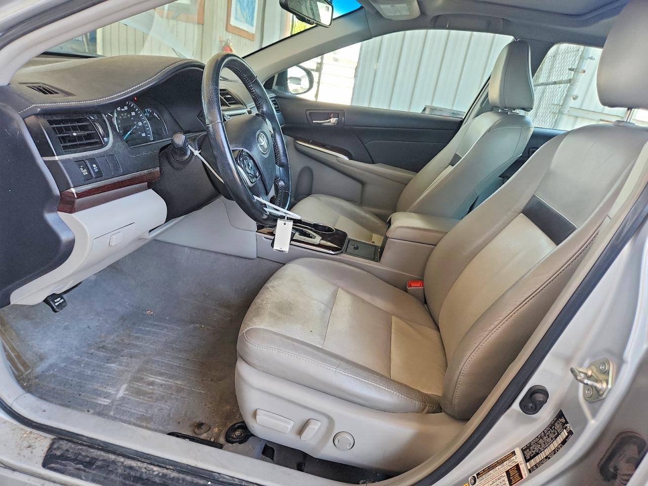Toyota Camry Xle V6