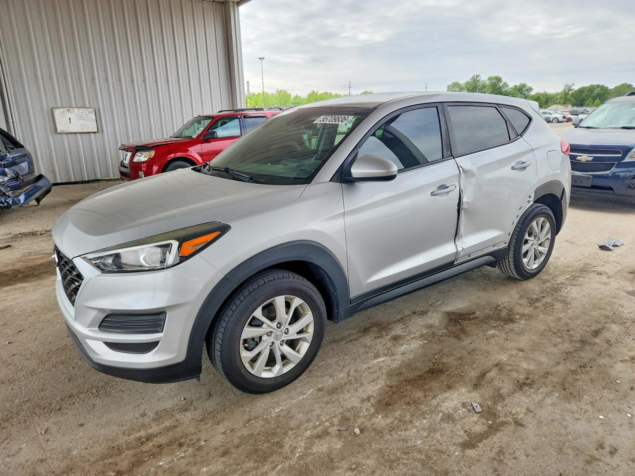 Salvage Hyundai TUCSON Image
