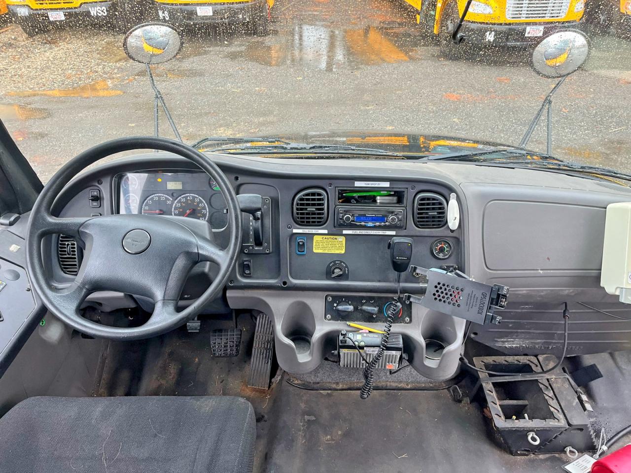 Freightliner Chassis B2b