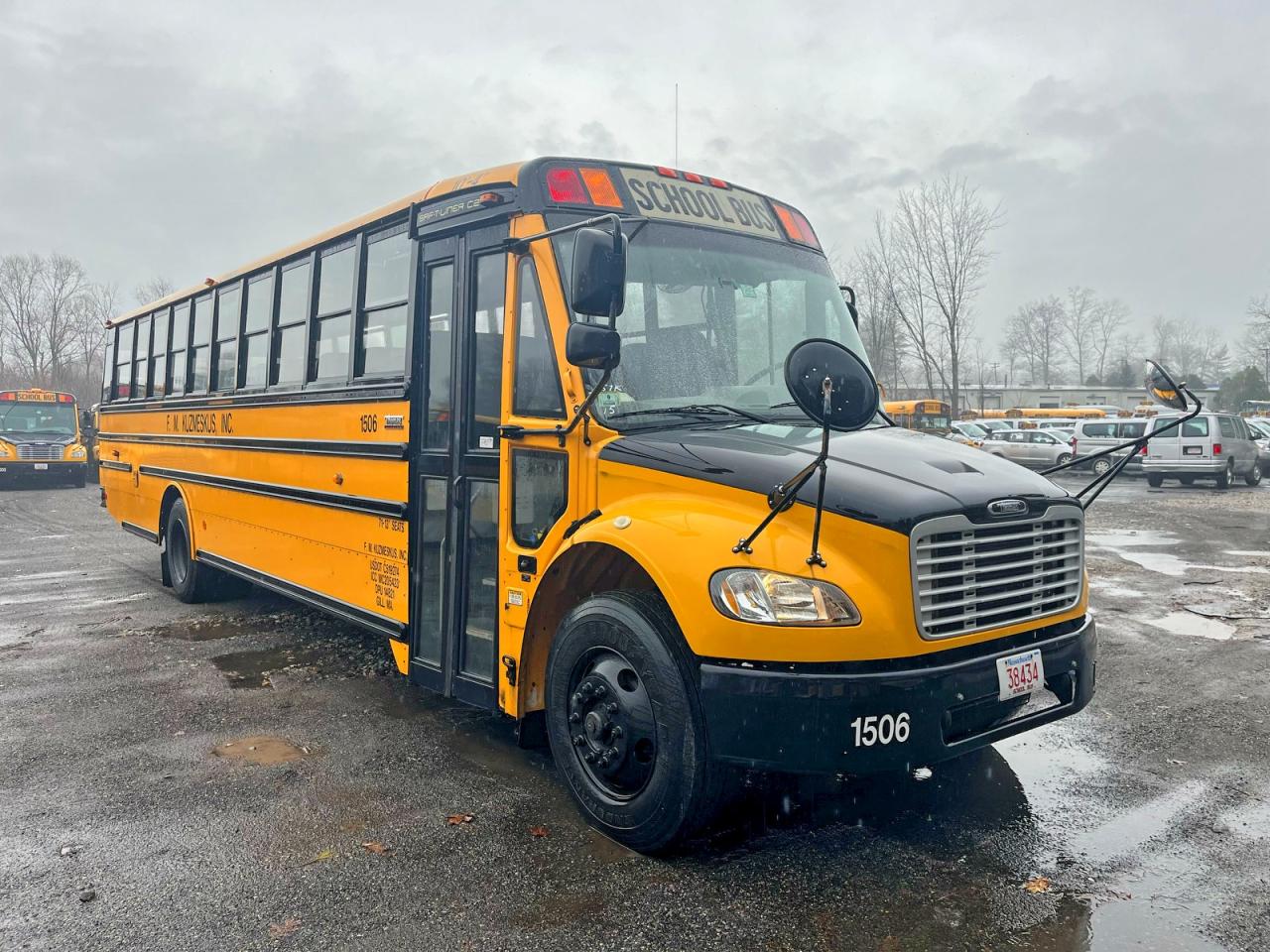 Salvage Freightliner Chassis Image