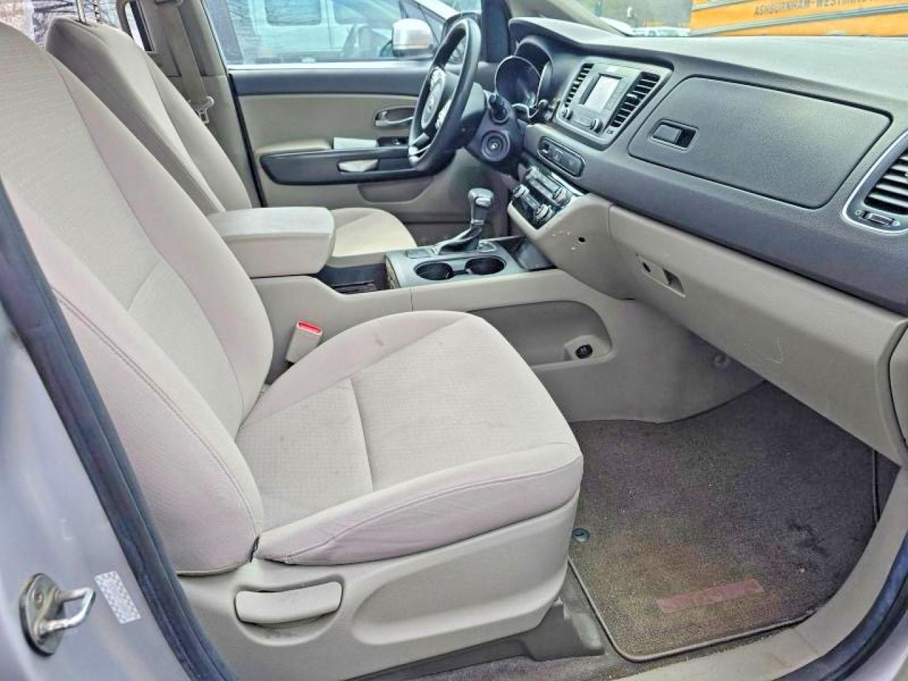 Kia Sedona L
