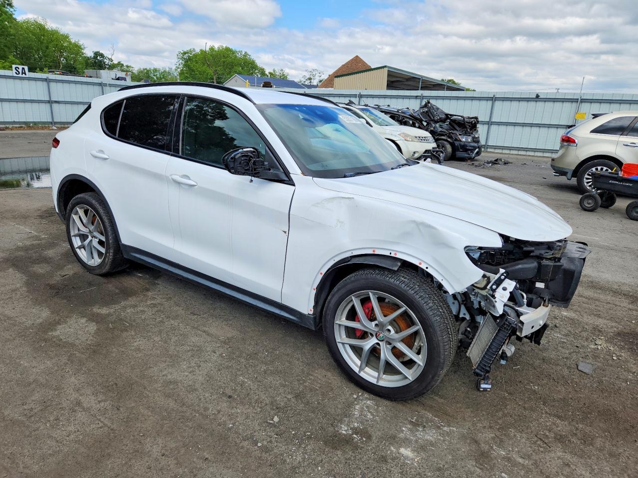 Alfa Romeo Stelvio Ti Sport