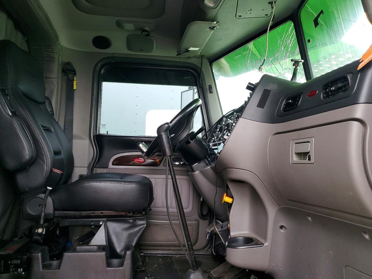 Peterbilt 389