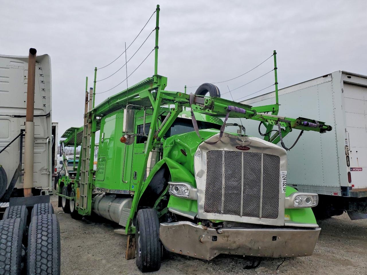 Salvage Peterbilt 389 Image