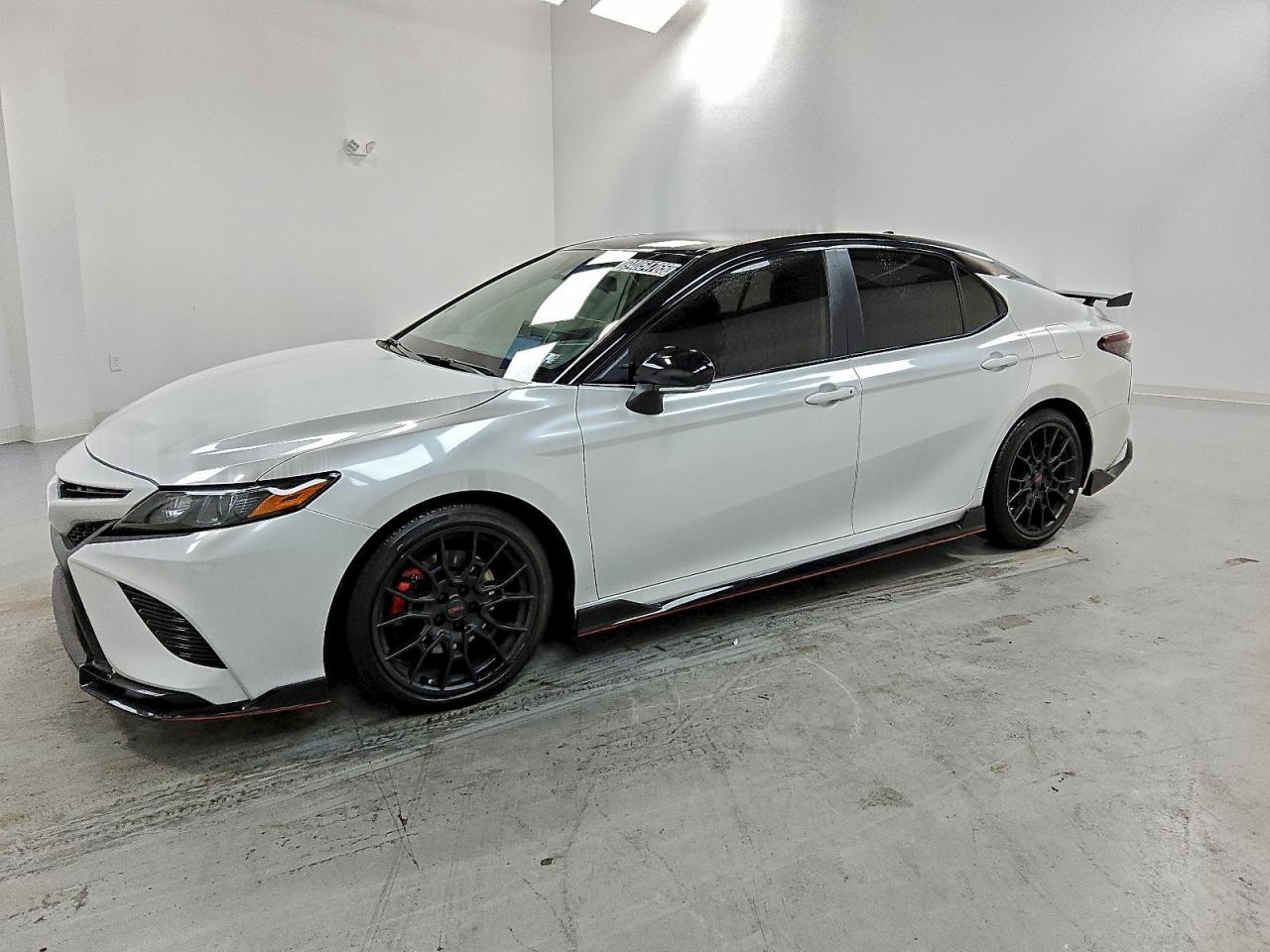 Salvage Toyota Camry Image