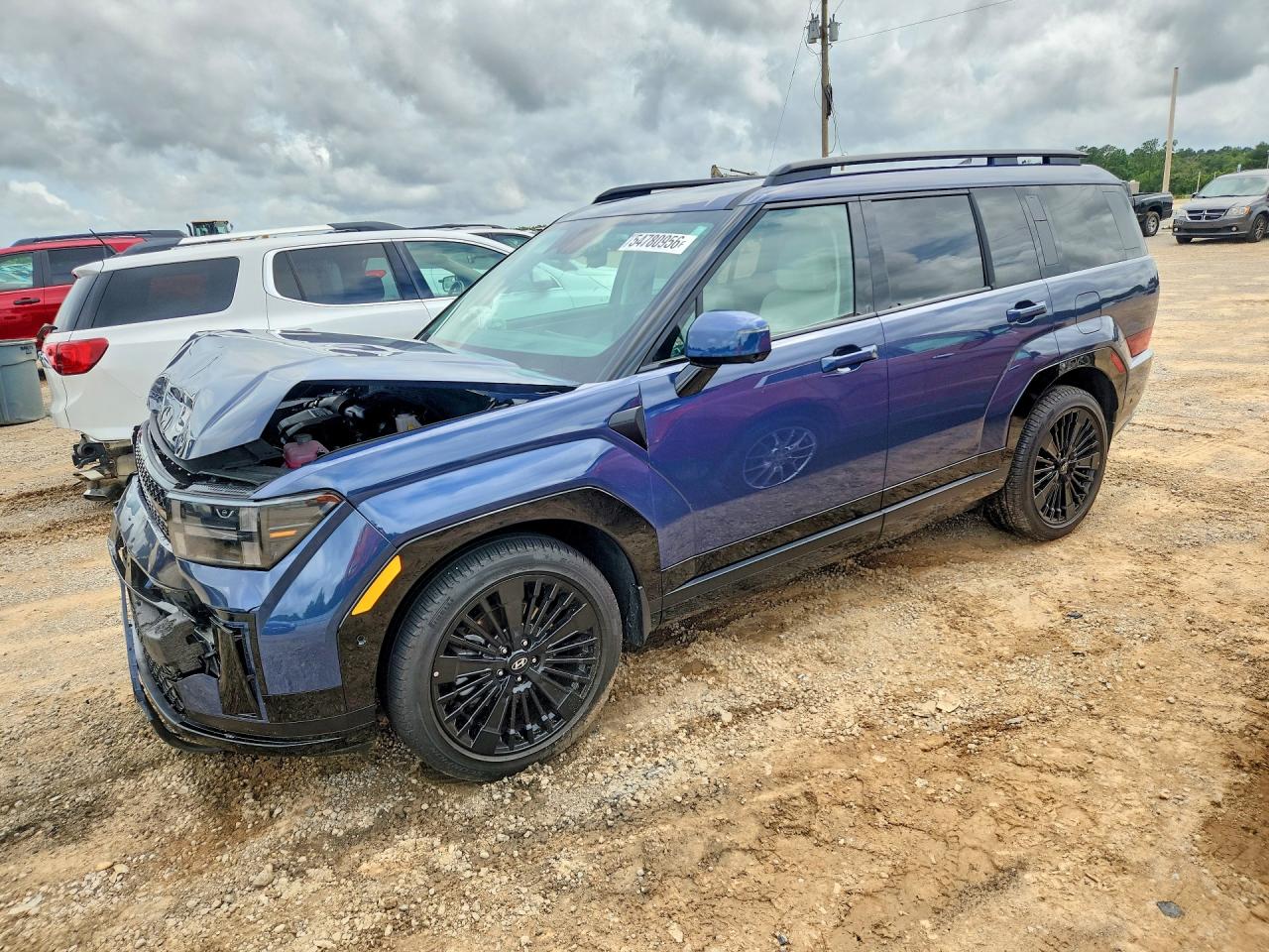 Salvage Hyundai SANTA FE Image