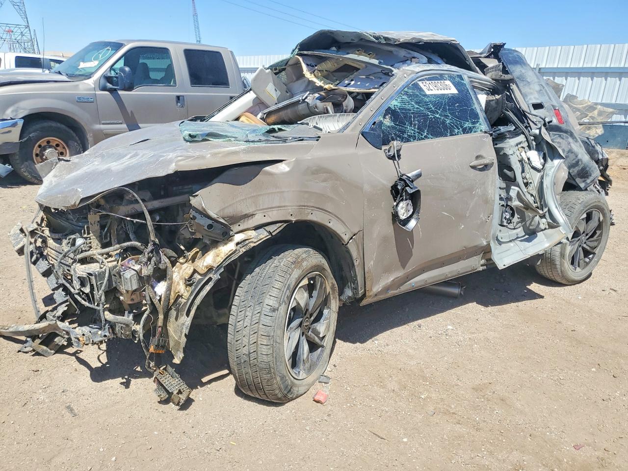 Salvage Nissan Rogue Image