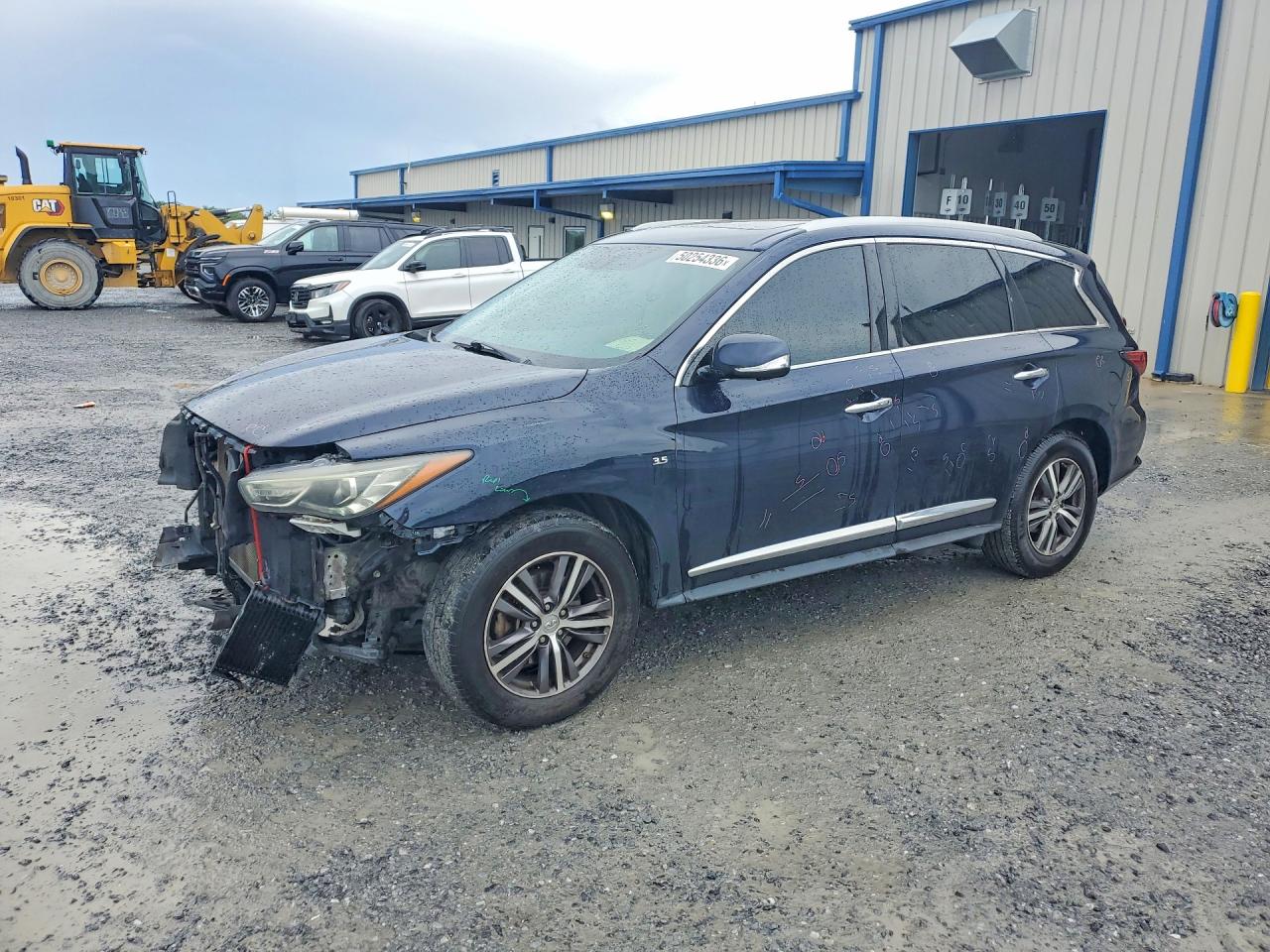 Salvage INFINITI Qx Image