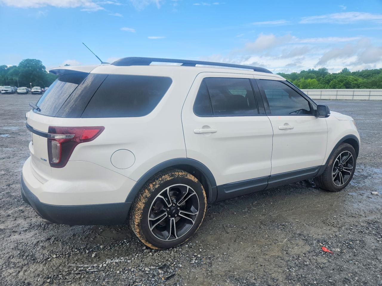 Ford Explorer Sport