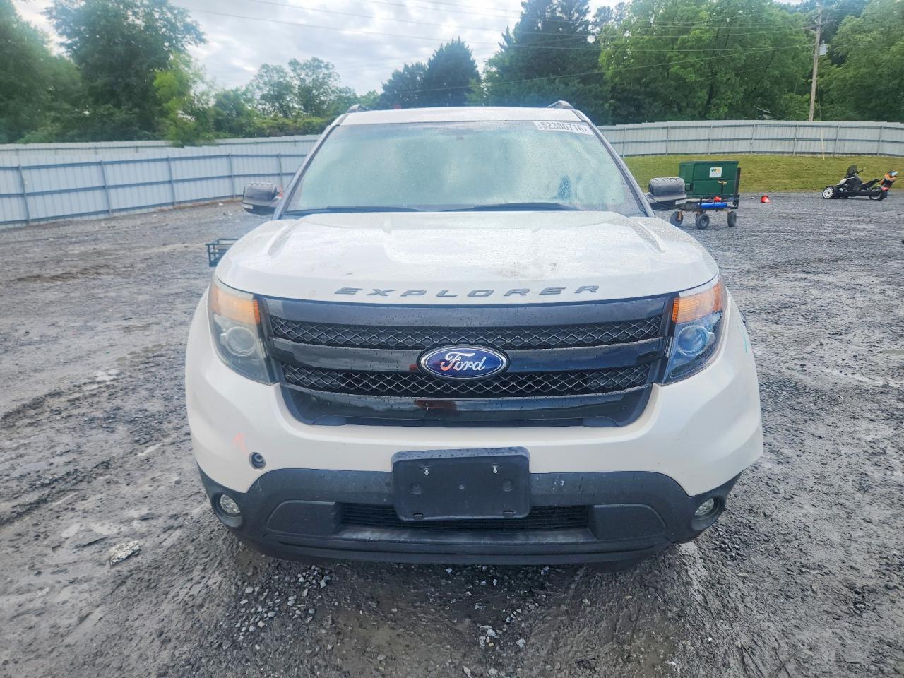 Ford Explorer Sport