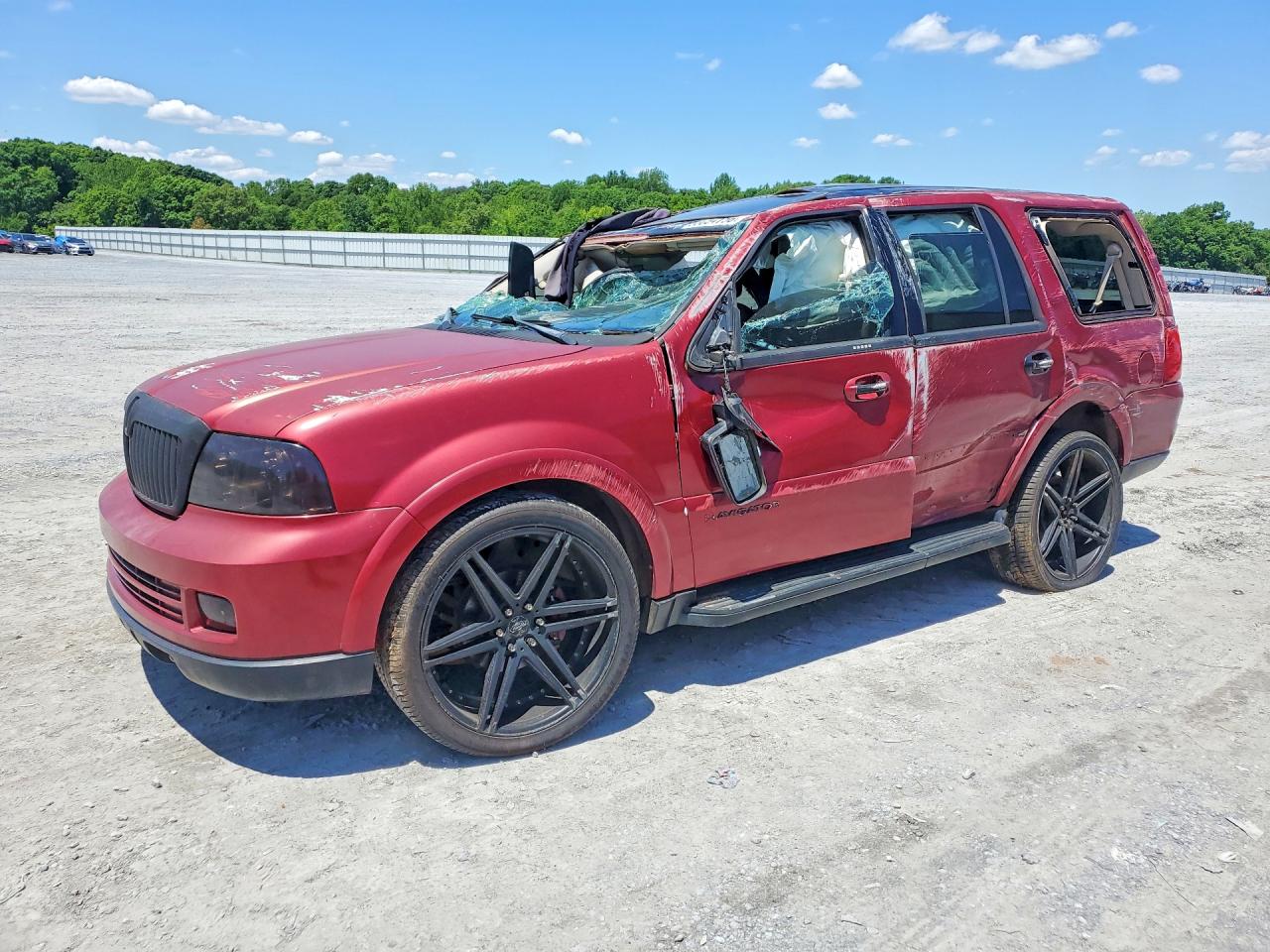 Salvage Lincoln Navigator Image