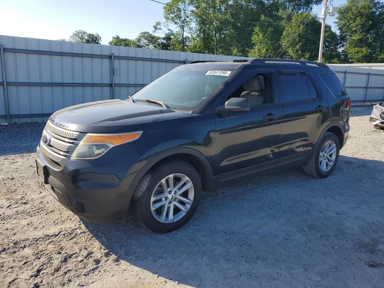 Salvage Ford Explorer Image