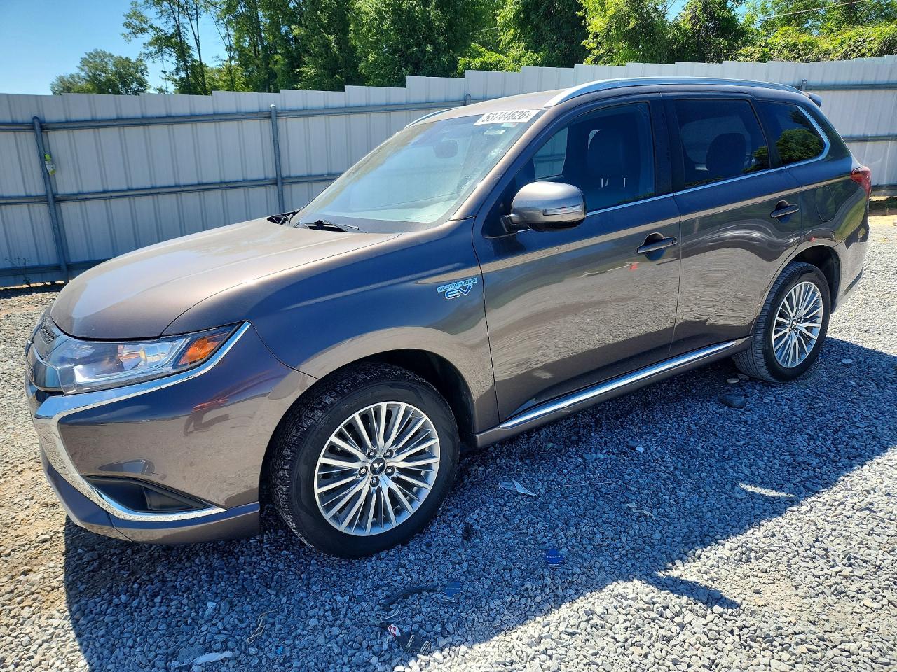 Salvage Mitsubishi Outlander Image