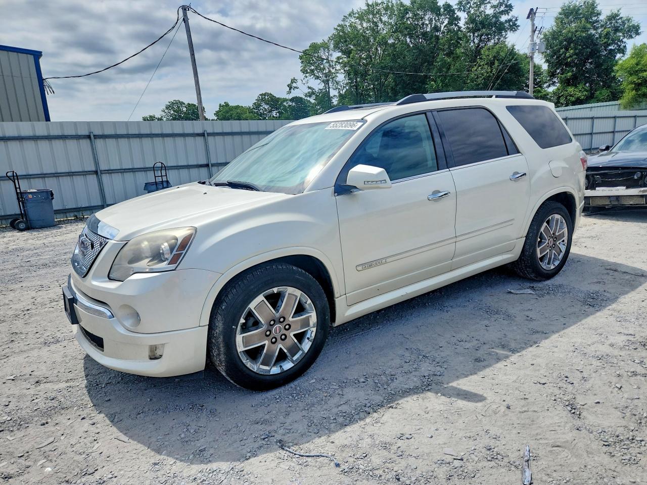 Salvage GMC Acadia Image