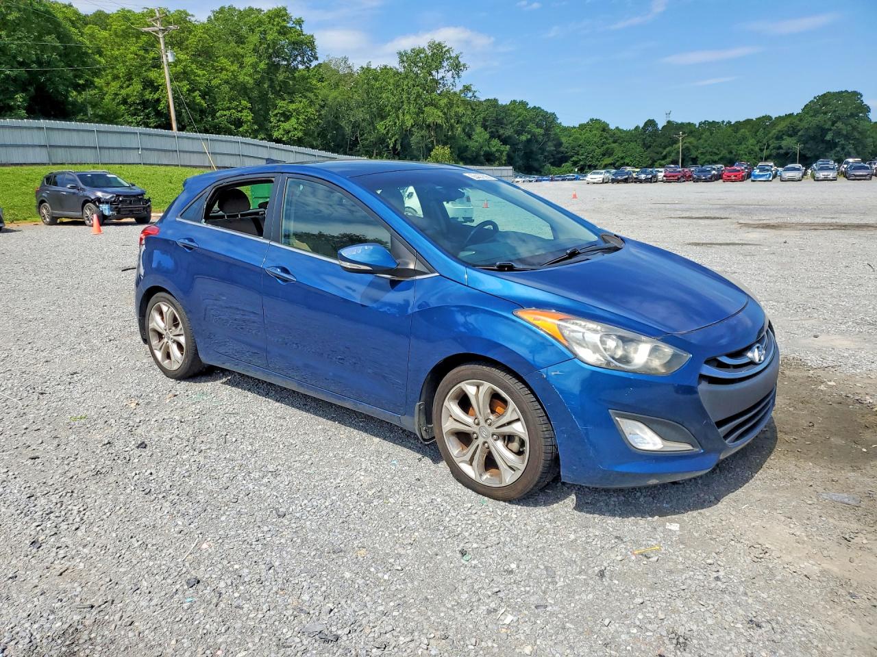 Hyundai ELANTRA Base