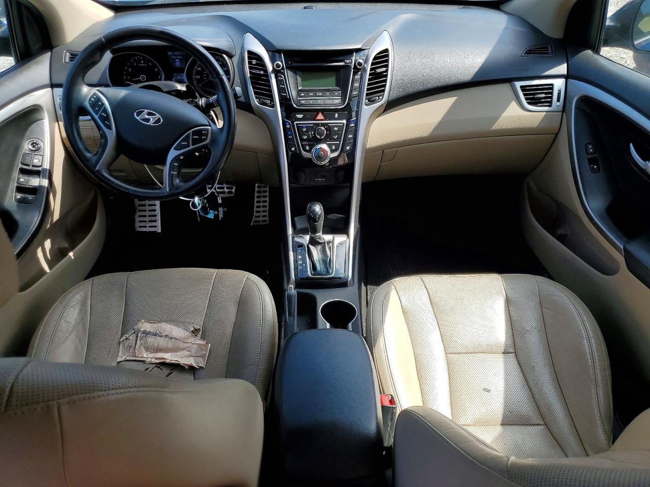Hyundai ELANTRA Base